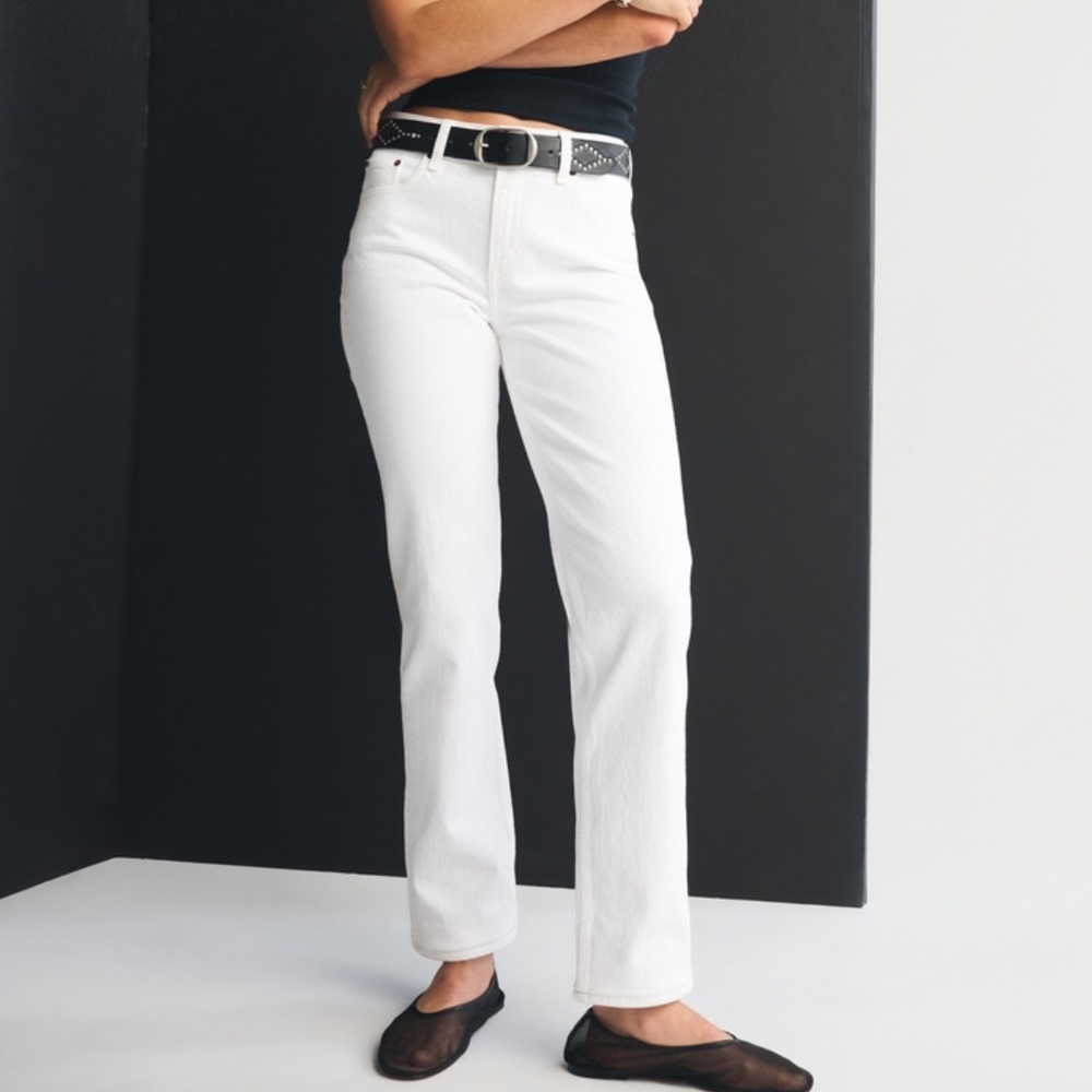 A+F Mid Rise 90’s straight jeans